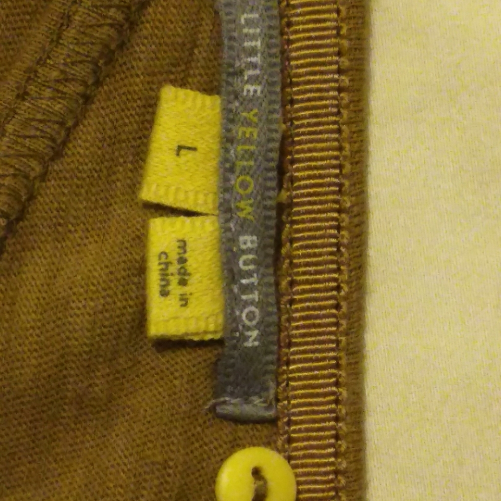 Pre-Owned Little yellow button